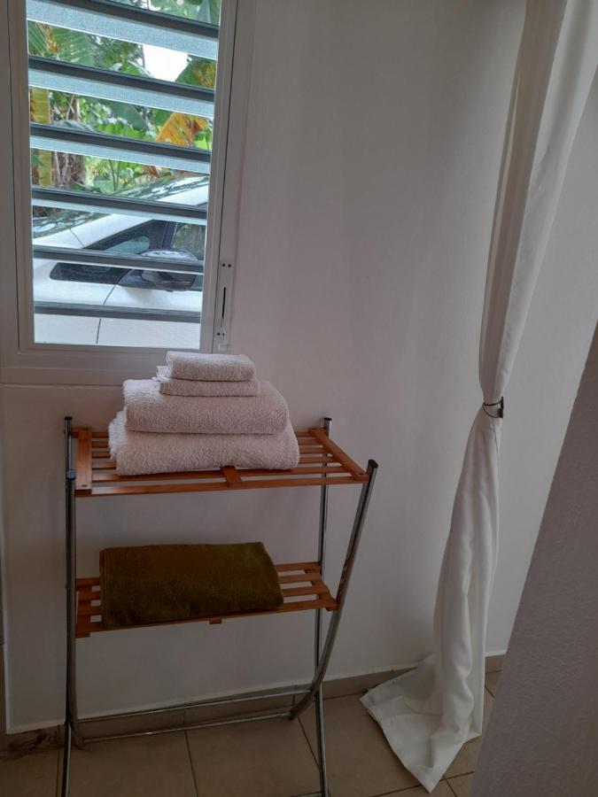 Le Studio De Jeannine Apartamento Capesterre-Belle-Eau Exterior foto